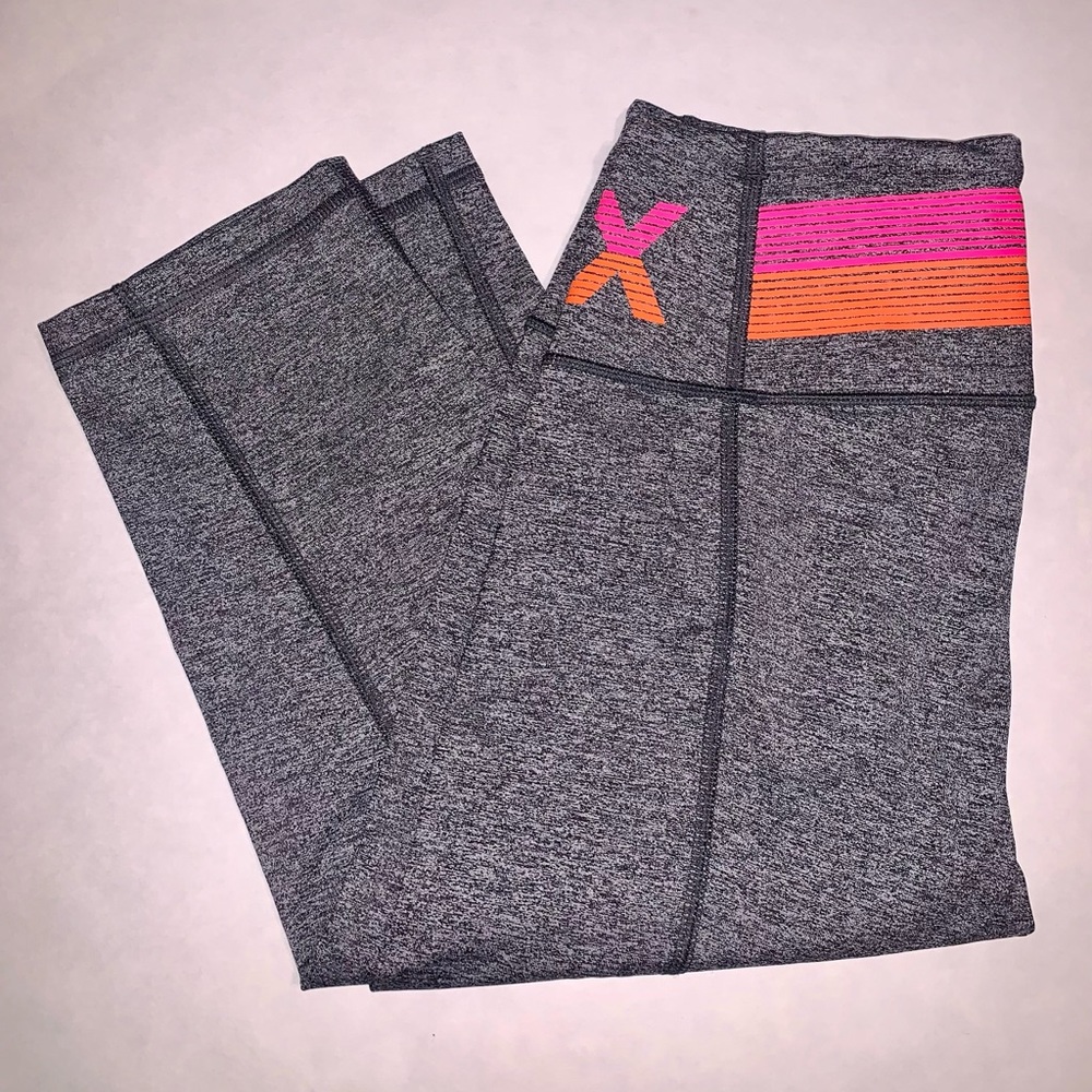 VICTORIA’S SECRET SPORT Women’s Small Cropped Grey Leggings